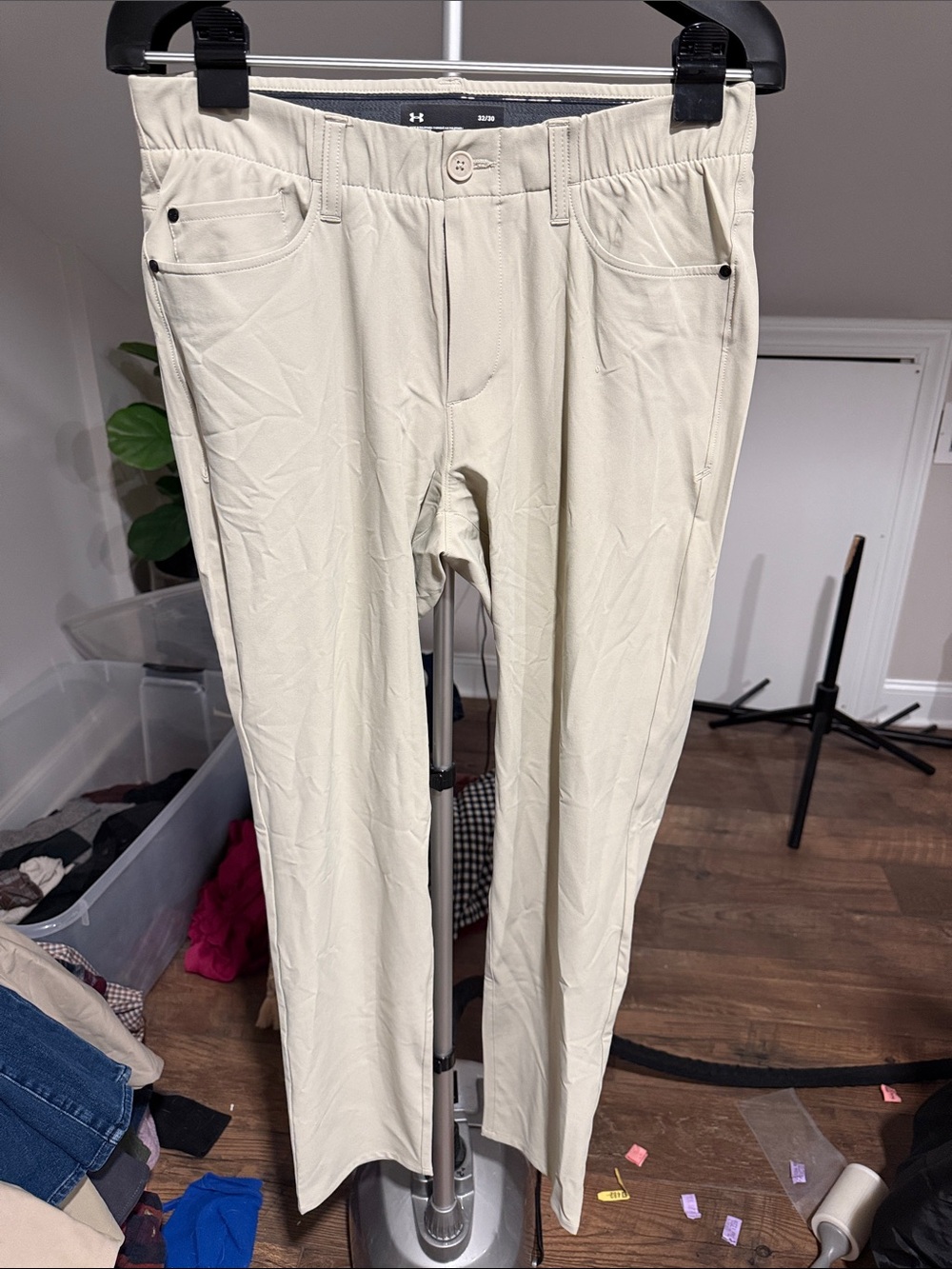 Under Armour Cream Stretch Straight-Leg Pants